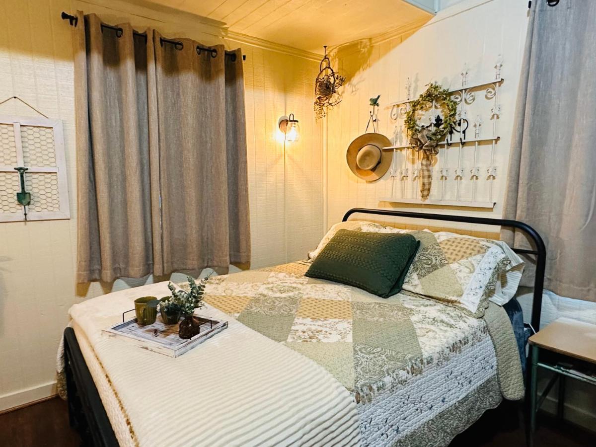 Acorn Hideaways Canton Unwind At Green Gables Suite For Up To 3 ภายนอก รูปภาพ
