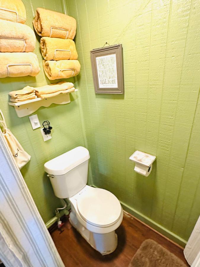 Acorn Hideaways Canton Unwind At Green Gables Suite For Up To 3 ภายนอก รูปภาพ